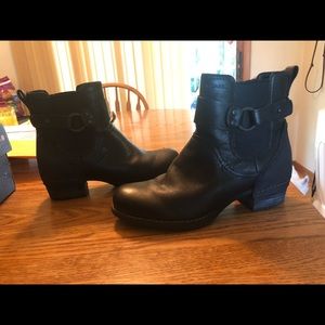 Women’s Merrell Leather Boots size 7.5
